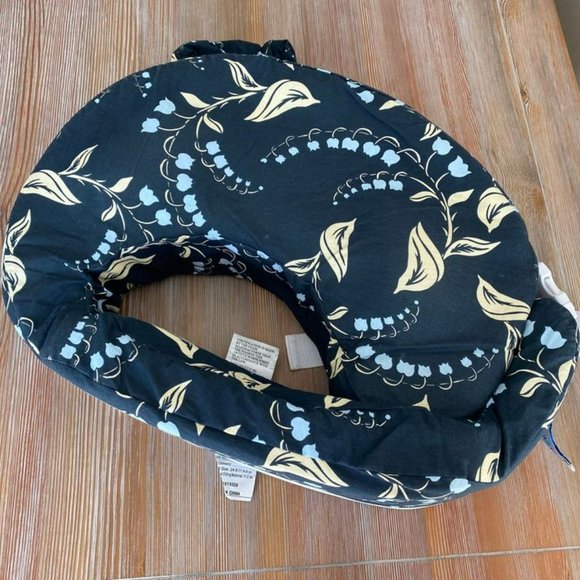 My Breast Friend Nursing Pillow - Picture 2 of 2